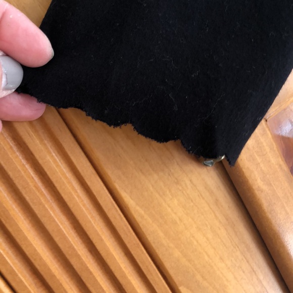 Anthropologie scallop trim black boxy crop top. - Picture 4 of 8